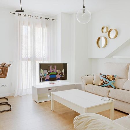Caleta Homes - Apartamentos Pompidou マラガ エクステリア 写真
