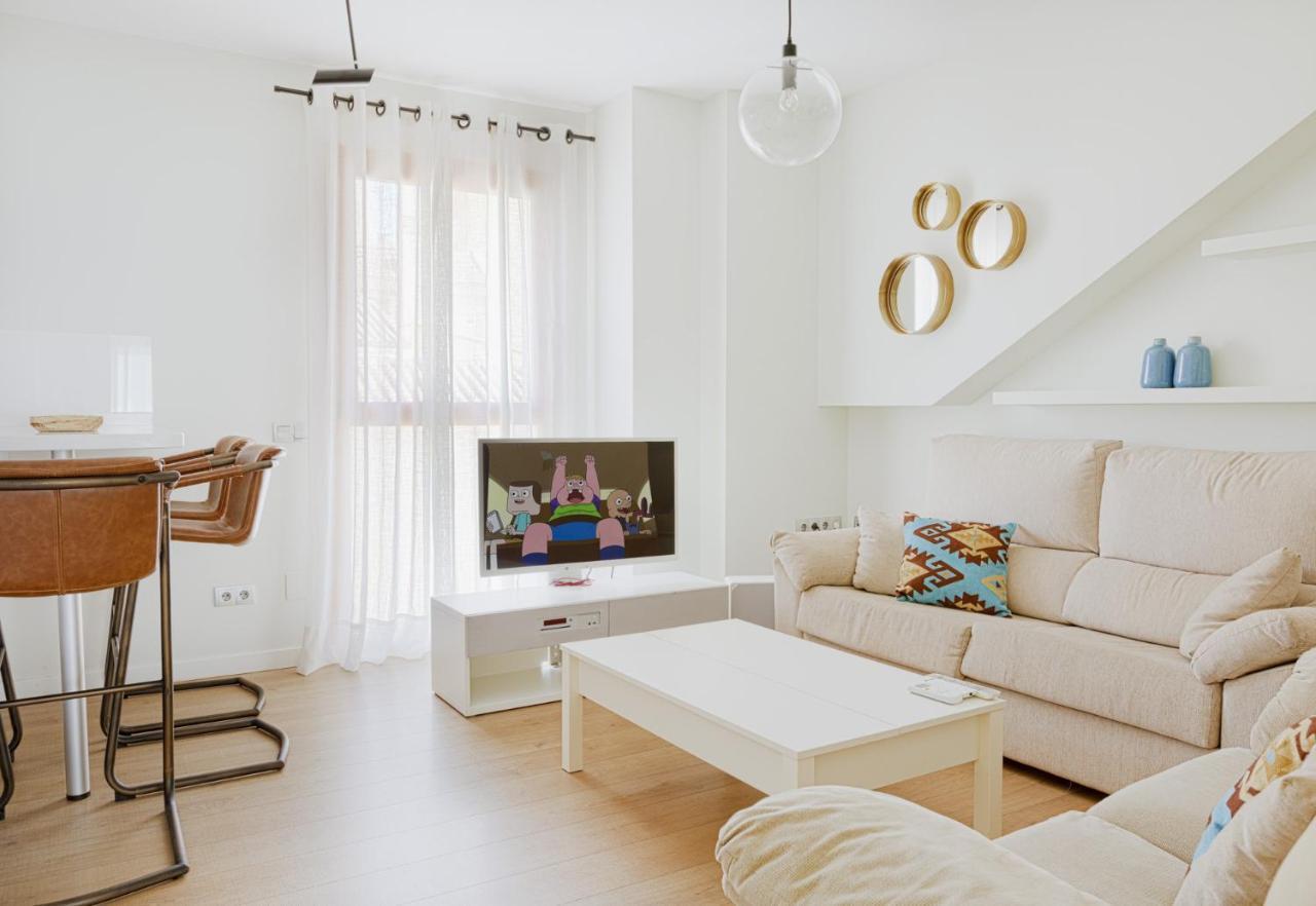 Caleta Homes - Apartamentos Pompidou マラガ エクステリア 写真