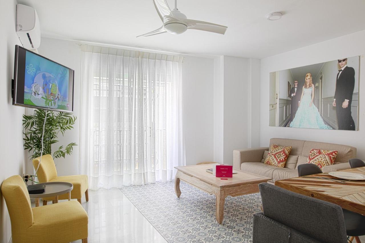 Caleta Homes - Apartamentos Pompidou マラガ エクステリア 写真