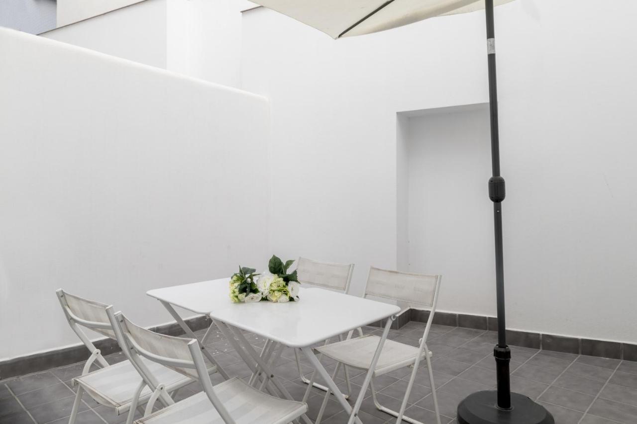 Caleta Homes - Apartamentos Pompidou マラガ エクステリア 写真