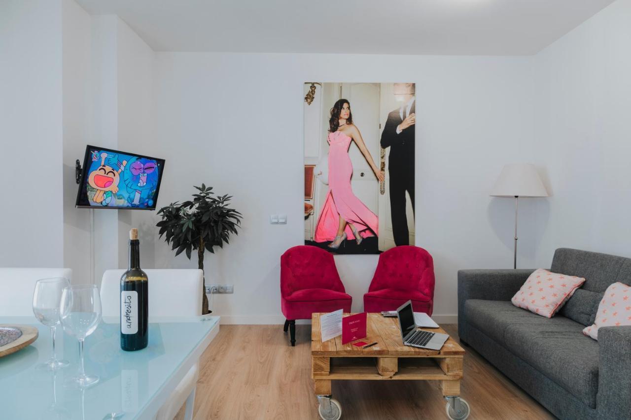 Caleta Homes - Apartamentos Pompidou マラガ エクステリア 写真