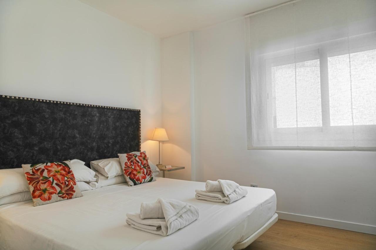 Caleta Homes - Apartamentos Pompidou マラガ エクステリア 写真