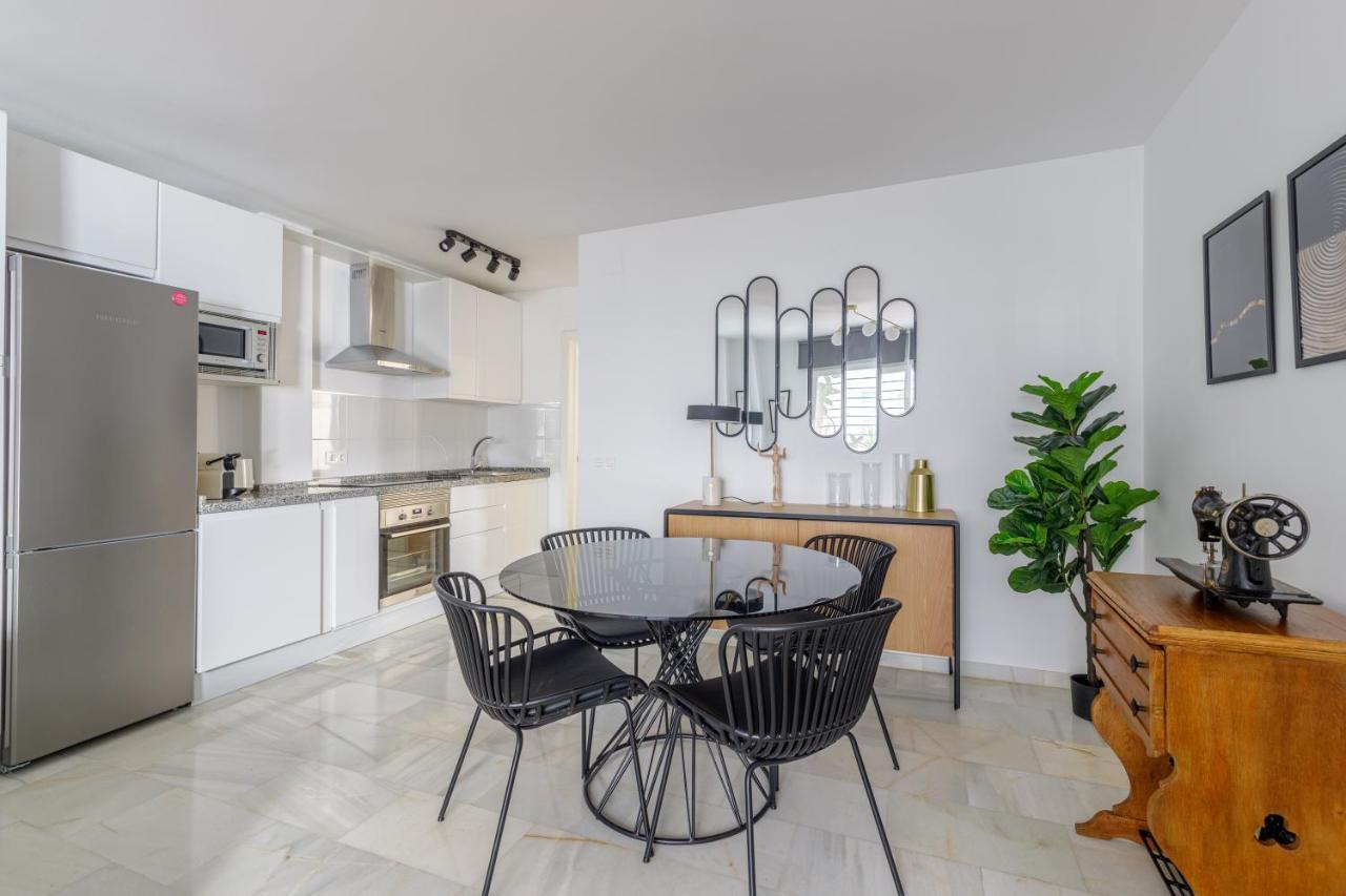 Caleta Homes - Apartamentos Pompidou マラガ エクステリア 写真