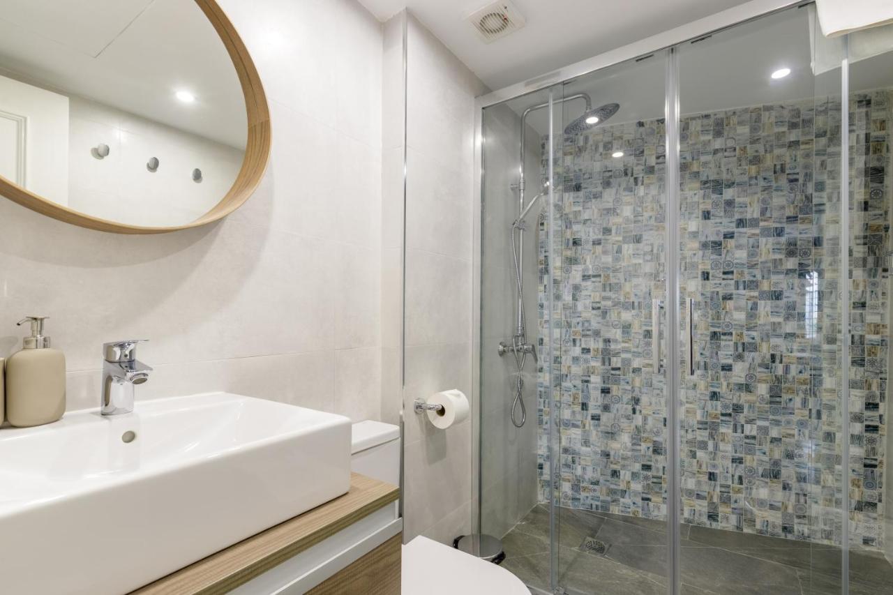 Caleta Homes - Apartamentos Pompidou マラガ エクステリア 写真