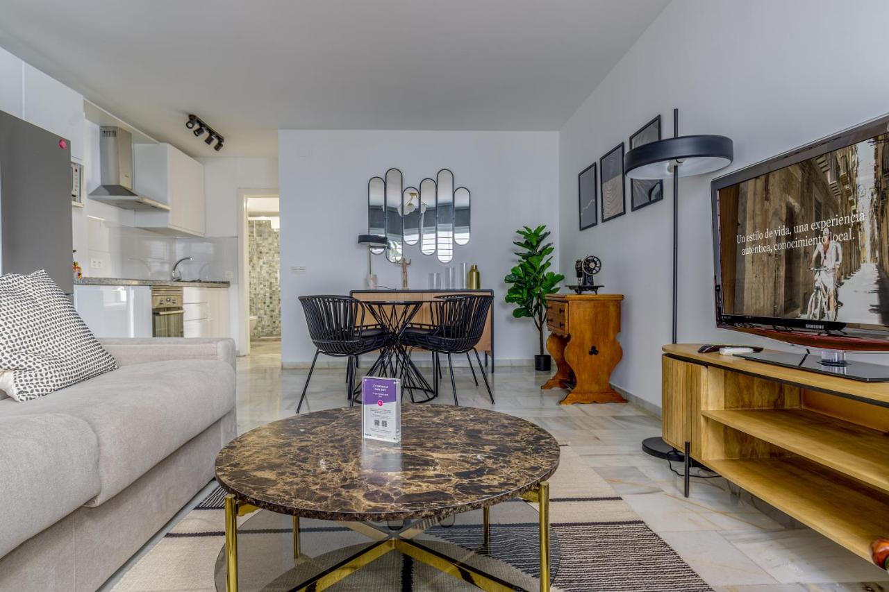 Caleta Homes - Apartamentos Pompidou マラガ エクステリア 写真