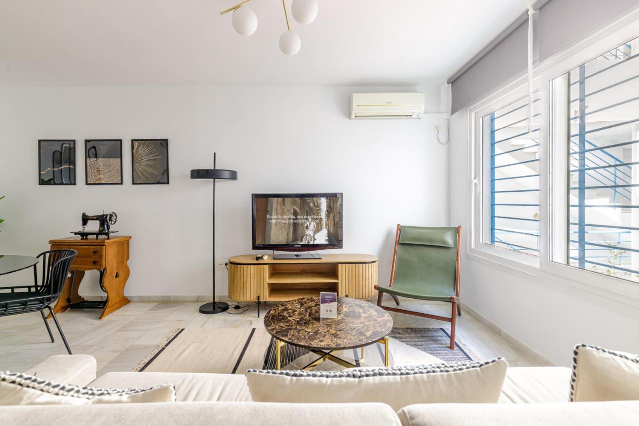 Caleta Homes - Apartamentos Pompidou マラガ エクステリア 写真