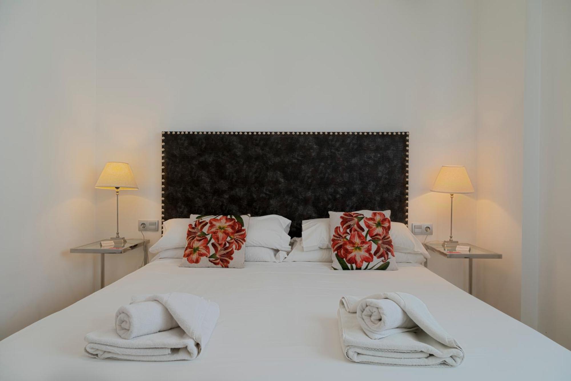 Caleta Homes - Apartamentos Pompidou マラガ 部屋 写真
